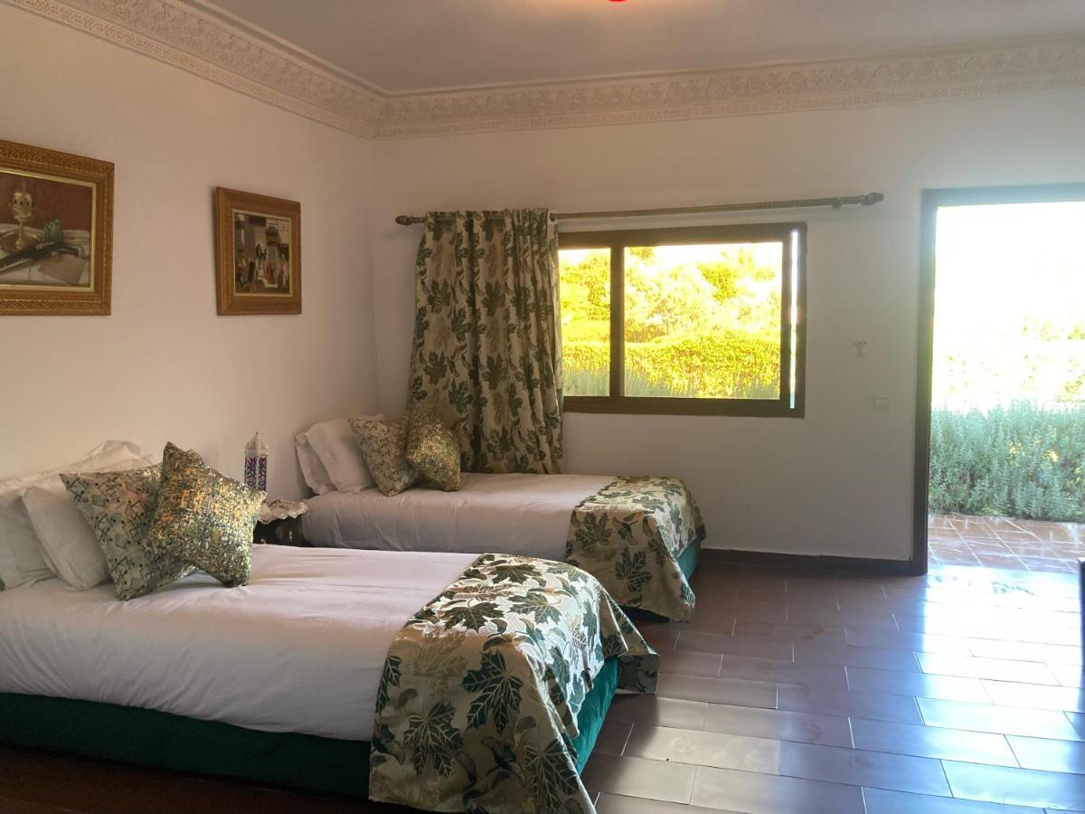 Riad Hamdani Derroua Luaran gambar